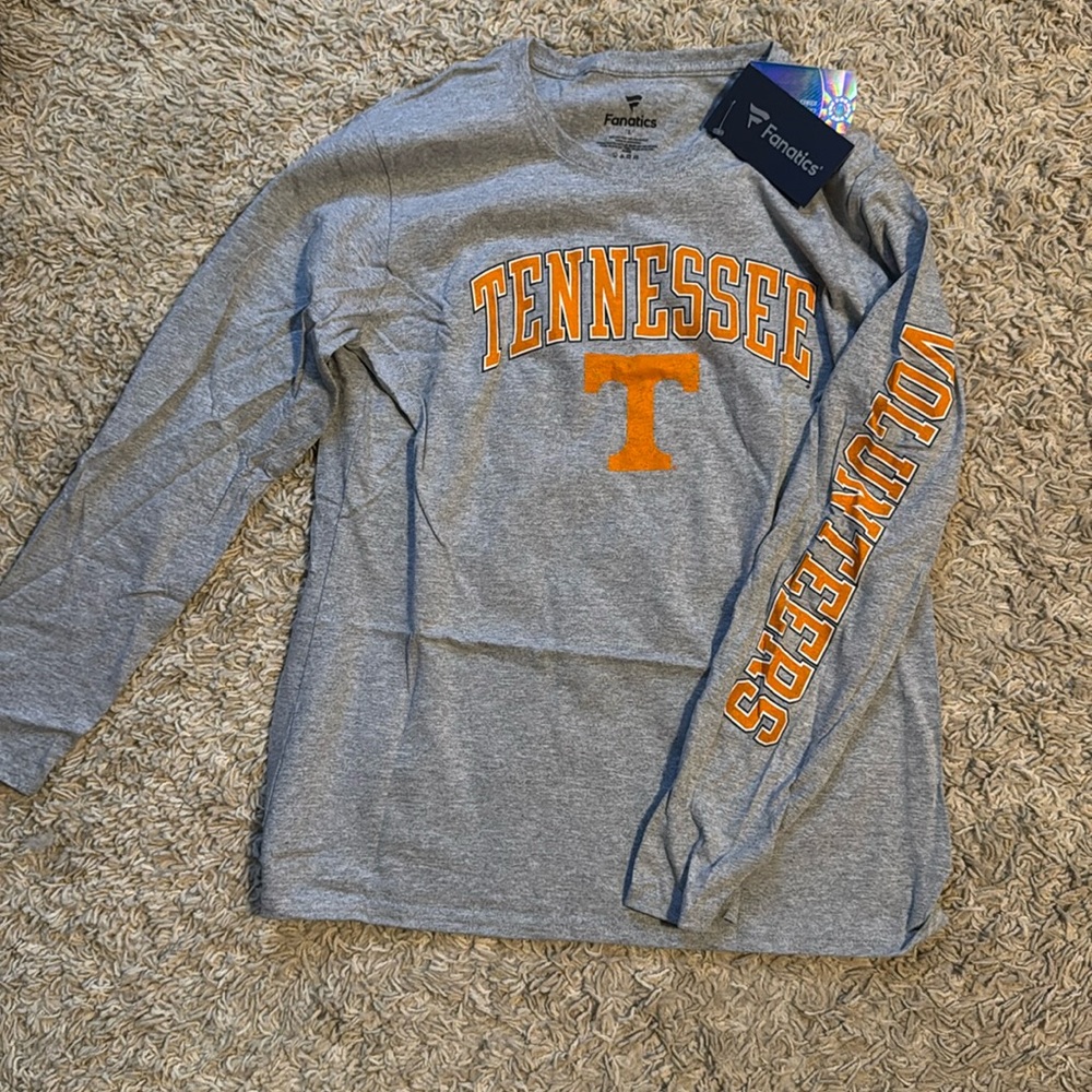Fanatics Women’s size Large Tennessee Volunteers Long Sleeve shirt